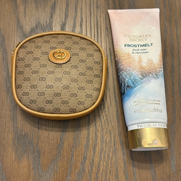 Gucci Coin/Credit Card Purse - Picture 2 of 16